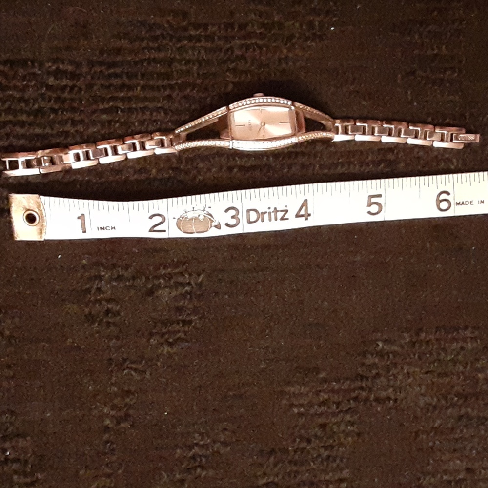 Vintage Guess Watch - Picture 4 of 6